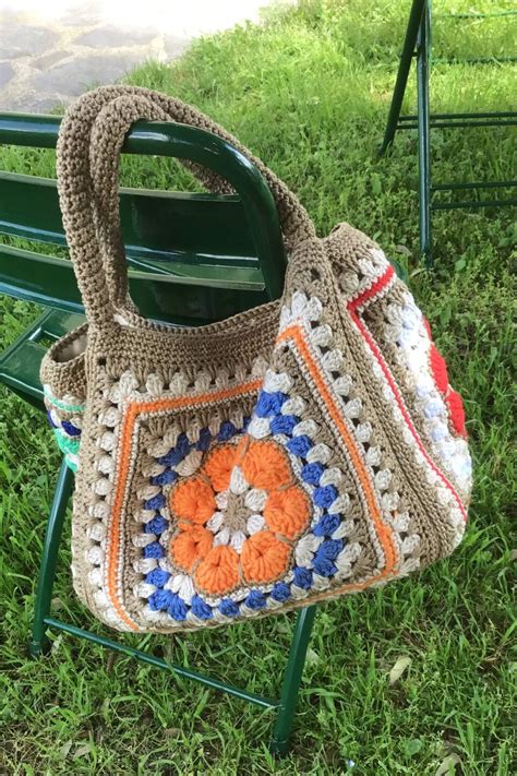 Borsa Quadrotta Con Fiore Africano Crochet