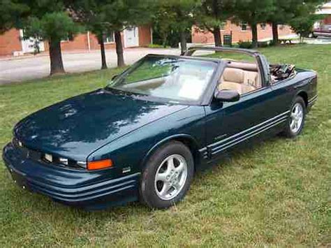 Buy Used 1995 Oldsmobile Cutlass Supreme Convertible 2 Owner Low Miles Very Nice Car In