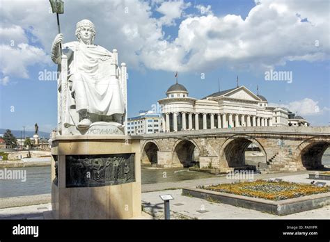 Estatua Del Emperador Justiniano Fotograf As E Im Genes De Alta