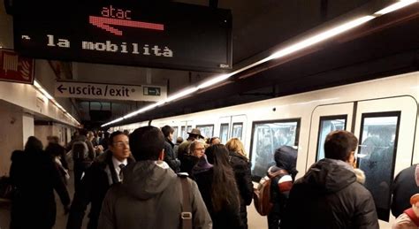 Metro A Riattivata Su Tutta La Linea Mattinata Da Incubo Con La Tratta