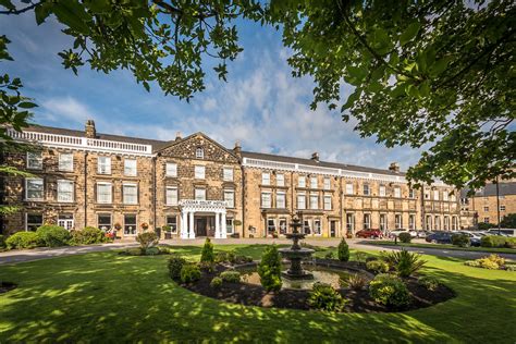 Andrew Fowler Photography Cedar Court Hotel Harrogate Wedding Louise