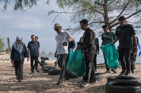 Perkasa pelan sifar penggunaan beg plastik atasi pencemaran mikroplastik lautan - Kosmo Digital