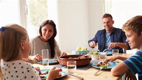 Prendre Ses Repas En Famille Pourquoi Cest Si Important Tf1 Info