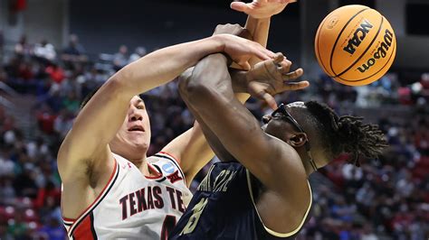 Texas Techs Unusual Defense Stifles Montana State The New York Times