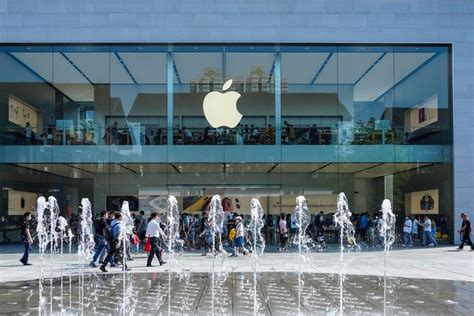 Foto Tim Cook Ke Indonesia April Tanda Tanda Buka Apple Store Menguat