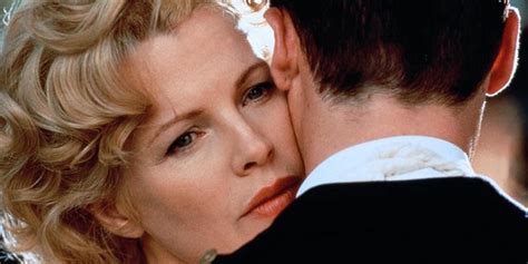 Kim Basinger será Elena Lincoln en Cincuenta sombras más oscuras