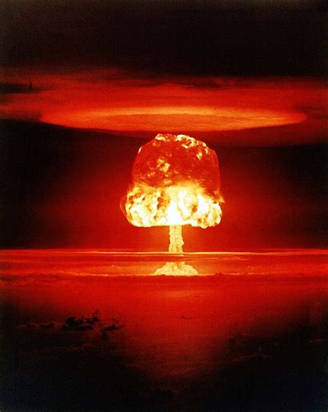 26 Photographs Of The Frightening Strength Of Nuclear Weapons From The