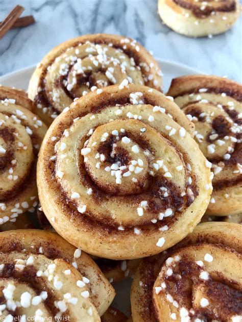 Brioches Su Doises La Cannelle Ou Kanelbullar Del S Cooking Twist