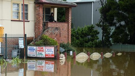 Tens Of Thousands Flee Sydney As Australias Deadly Floods Continue