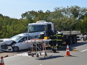 G1 Nasci de novo diz motorista de carro esmagado por caminhão em