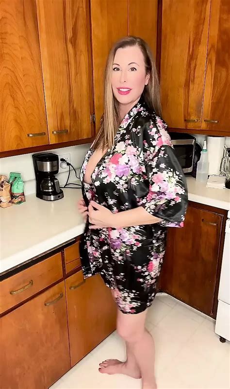 Good Morning Darling Elaina St James Hot Mature MILF Greets You In The Kitchen XHamster