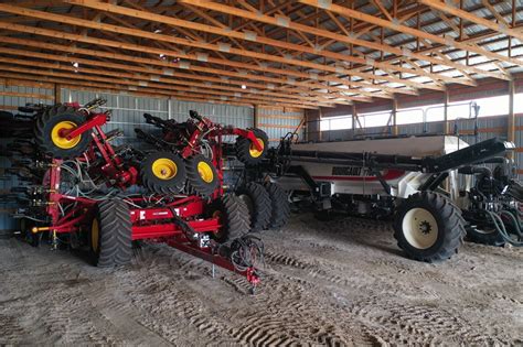 Dunkle Auction Services 2020 BOURGAULT 3320XTC 60 Ft Air Drill W