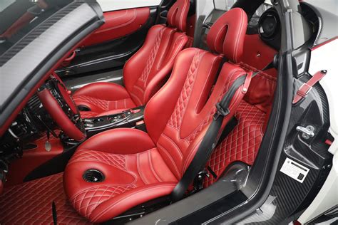 Pagani Huayra Red Interior