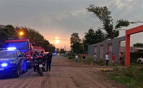 Controlan Incendio De Grandes Dimensiones En Una Fábrica Del Gran