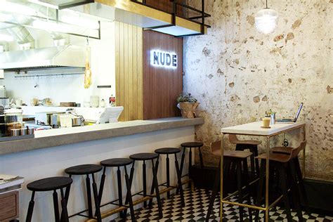 Дизайн кафе и винного бара Nude по проекту Form Bureau