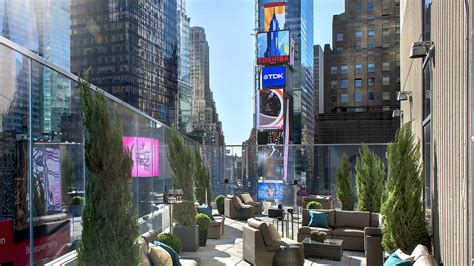 Broadway Lounge at the New York Marriott Marquis | Bars in Midtown West ...