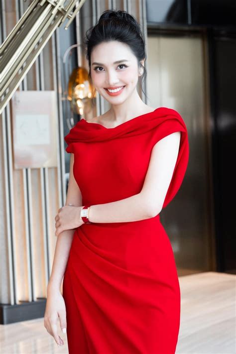 Sắc vóc mẹ con của các hoa hậu siêu mẫu hot girl nổi tiếng trong showbiz Việt