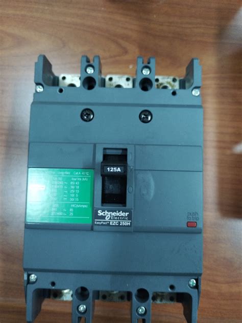 Ezc H Schneider Circuit Breaker Easypact Ezc H Tmd A