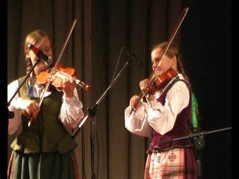 Folk march by Lithuanian folk music choir "Raskila". | Folk music ...