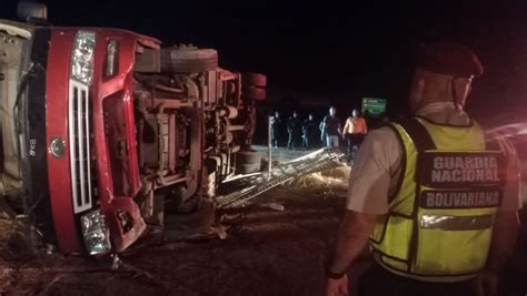 Accidente de autobús en Anzoátegui dejó al menos 21 maestros heridos y