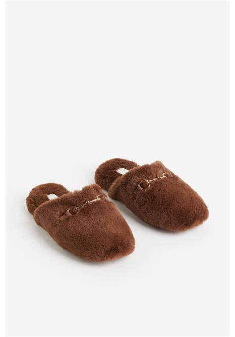 Diese H&M-Hausschuhe sehen aus wie vom Designer