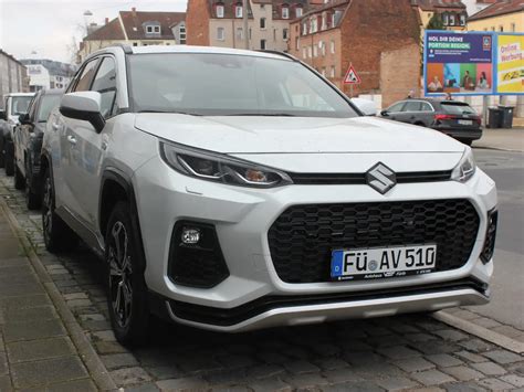 Suzuki Across SUV Geländewagen Pickup in Weiß vorführfahrzeug in Fürth