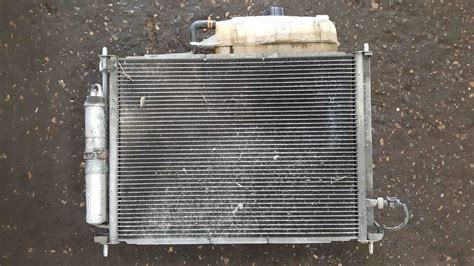 Renault Clio MK3 2009 2012 1 2 16V Radiator RAD Pack Cooling FAN