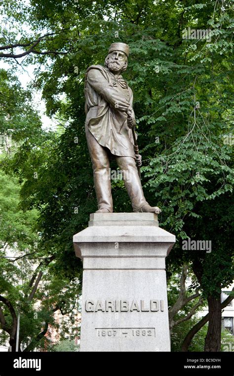 Garibaldi statue in Washington Square Park NYC Stock Photo - Alamy