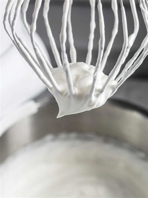 French Chantilly Cream (Crème Chantilly) – Baking Like a Chef