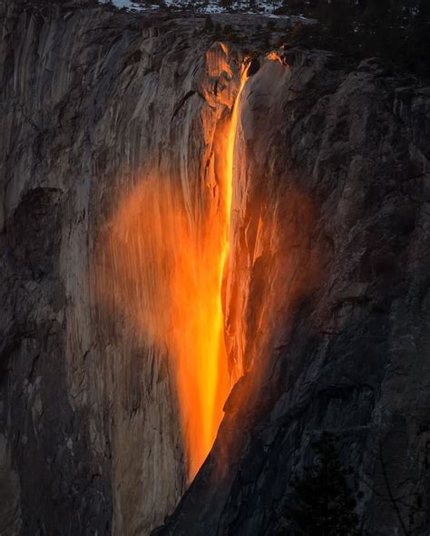 Firefall Dazzles Visitors To Yosemite National Park