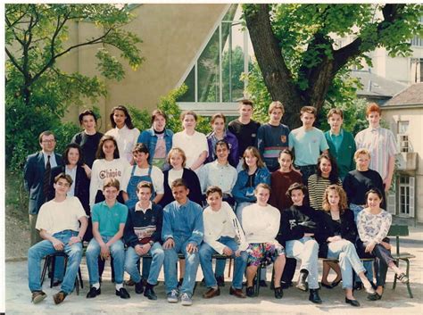 Photo de classe 3eme2 de 1989 Collège Saint charles De Serin Copains