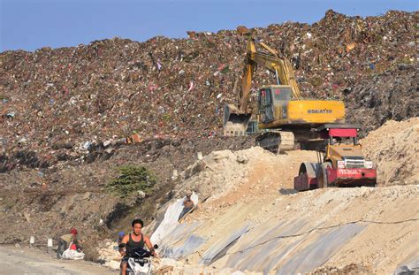 Gambar Gunung Sampah Di Suwung Denpasar Bali Koleksi Gambar