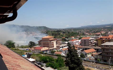 Lamezia In Fiamme Sterpaglie Tra Via Del Progresso E Via Indipendenza