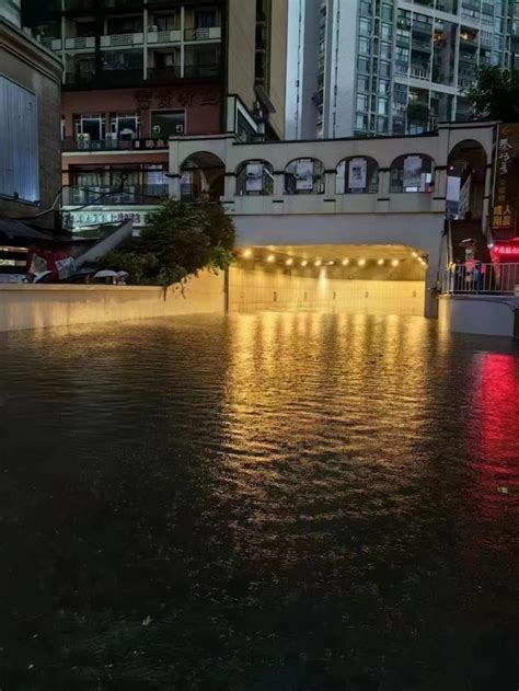 重庆8个区县大暴雨，主城多地内涝