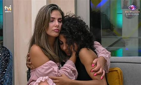 Bronca Carina Explode Em Direto E Atira Se A Teresa Guilherme Cag