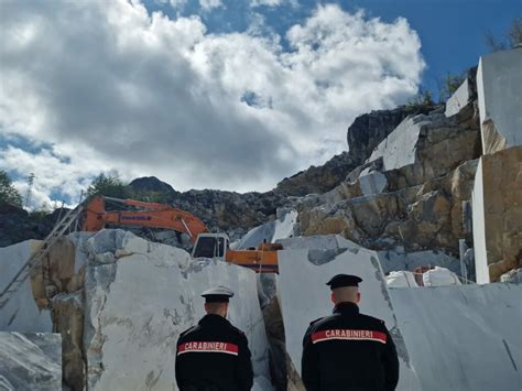 Muore Schiacciato Da Un Masso In Una Cava Di Marmo Giornale Di Barga