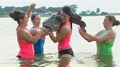 Bare Knuckle Babes Catch Catfish With Bare Hands ABC News