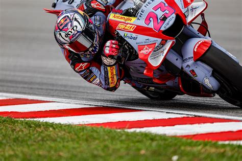 Diluvio A Sepang Doppia Q Provvisoria Per Il Team Gresini Motogp