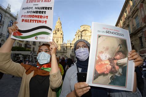 Fotos Protesta En Murcia Por El Fin De La Masacre En Gaza La Verdad