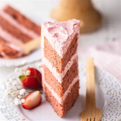 Strawberry Cake: So much summery flavor! -Baking a Moment