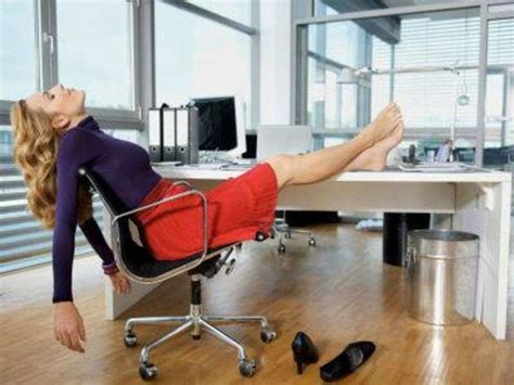 Going Barefoot In Office Boosts Creativity Times Of India