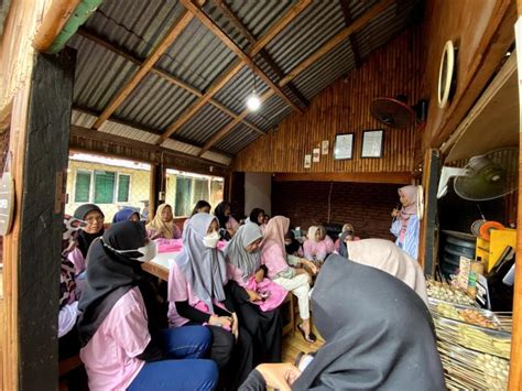 Relawan Srikandi Ganjar Latih Perempuan Milenial Belajar Usaha