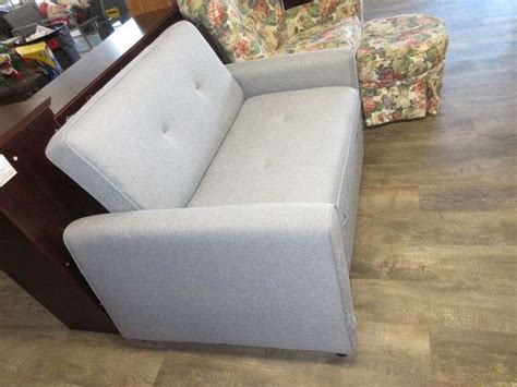 Loveseat / Pull Out Bed - Prime Time Auctions, Inc.