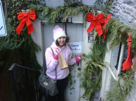 Nh Ng Hot Girl T Ch I L N S N Ngh Thu T I Du H C