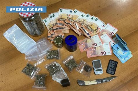 Porta Nolana Sorpreso Con La Droga La Polizia Di Stato Ha Tratto In