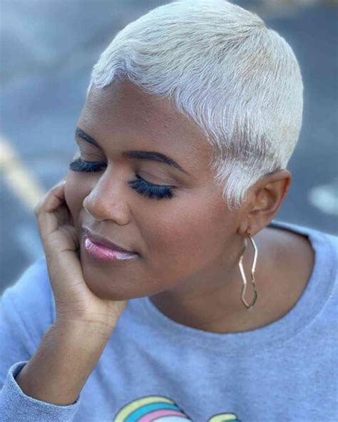 23 Prettiest Platinum Pixie Cuts For Cooler Blonde Crop