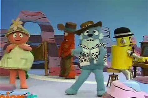 Yo Gabba Gabba S02e19 Dress Up Video Dailymotion