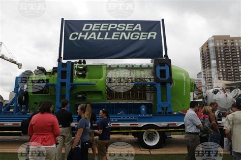 Канадският режисьор Джеймс Камерън е първият човек, успял сам да ...