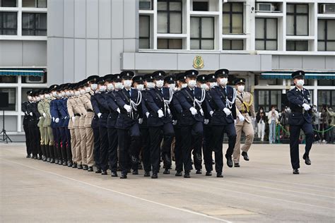 国家宪法日，香港举行升旗仪式，6大纪律部队以中式步操入场