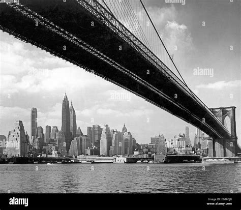 1950s brooklyn bridge hi-res stock photography and images - Alamy